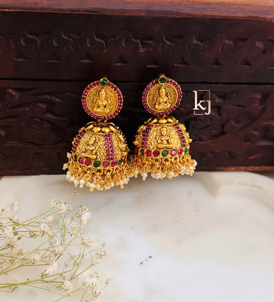 Shrini earrings set