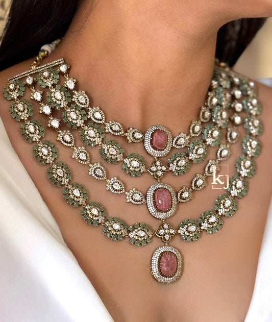 Idalia necklace set