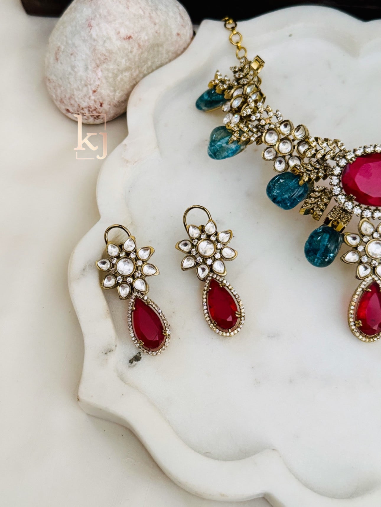 Kyra necklace set
