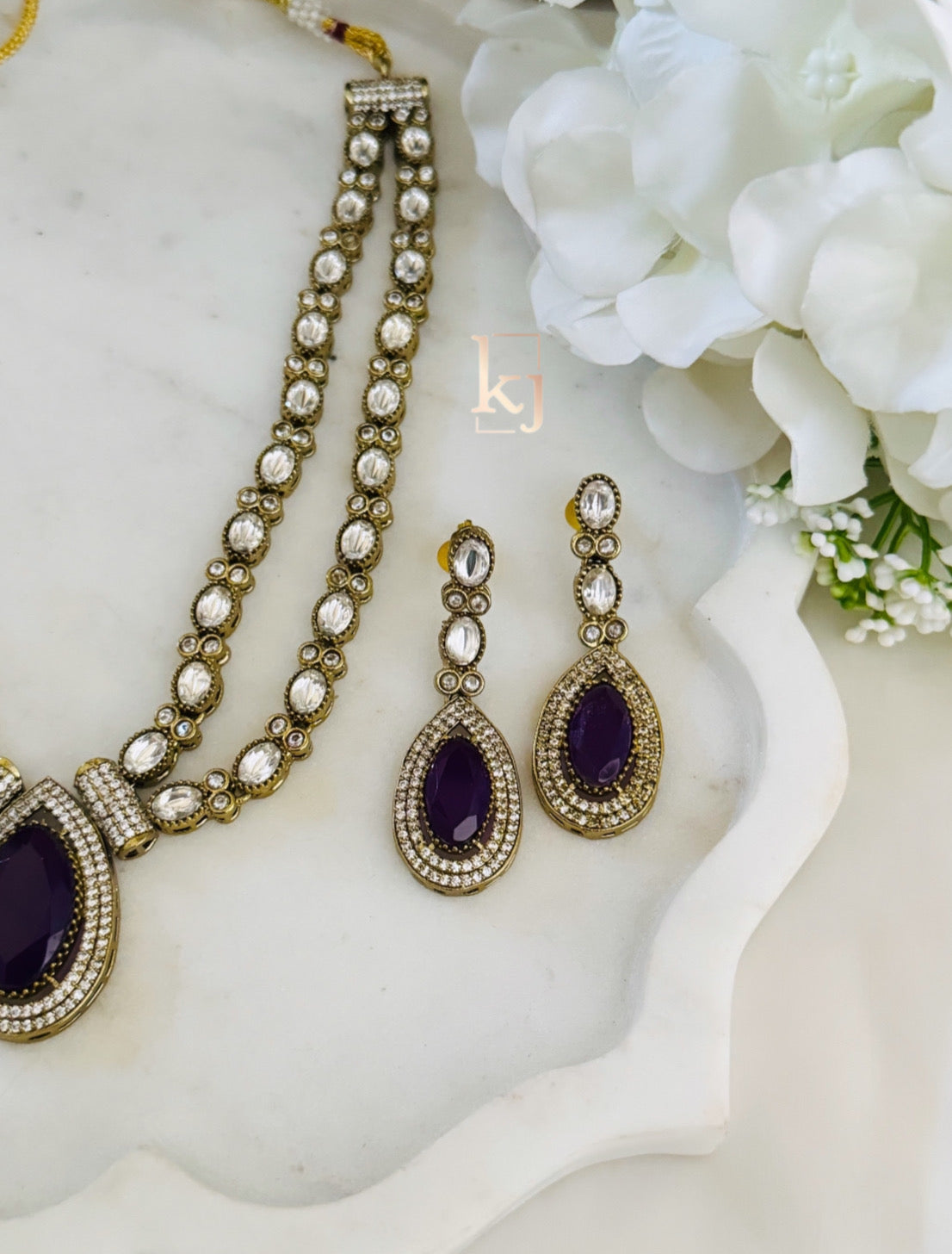 Enzi necklace set