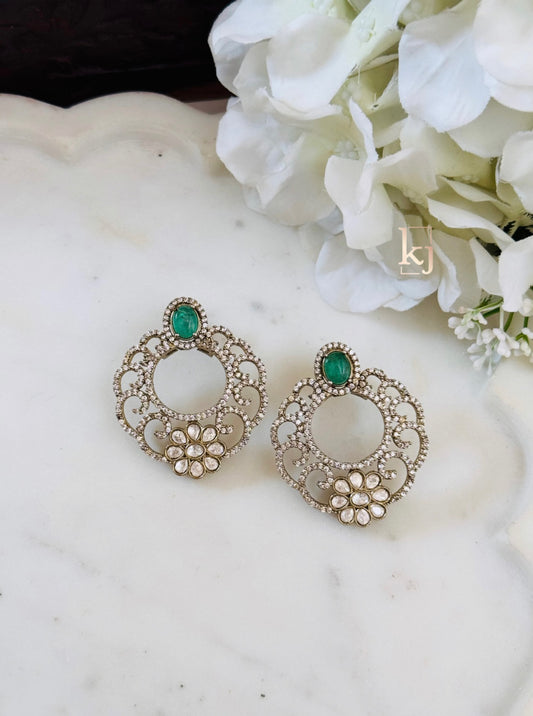 Laghuvi Earrings set