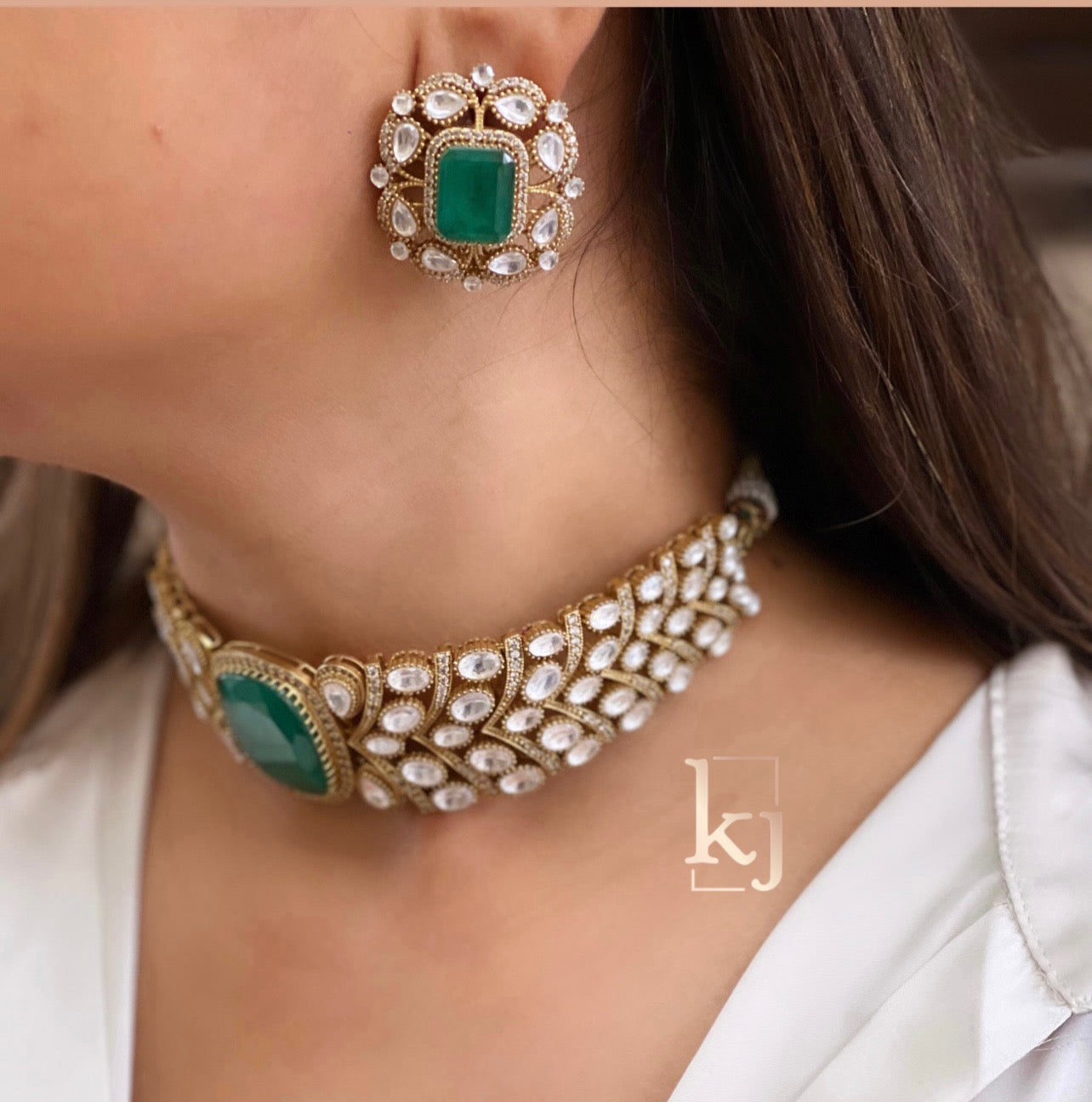 Anaya Choker set