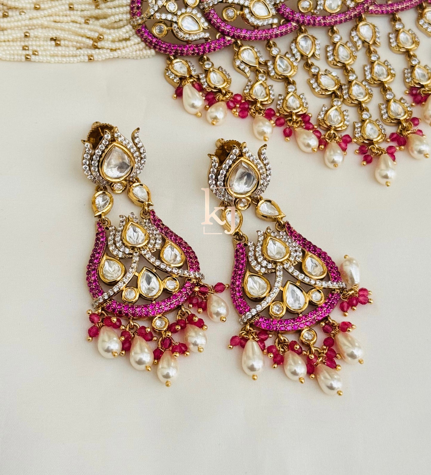 Nikana choker set