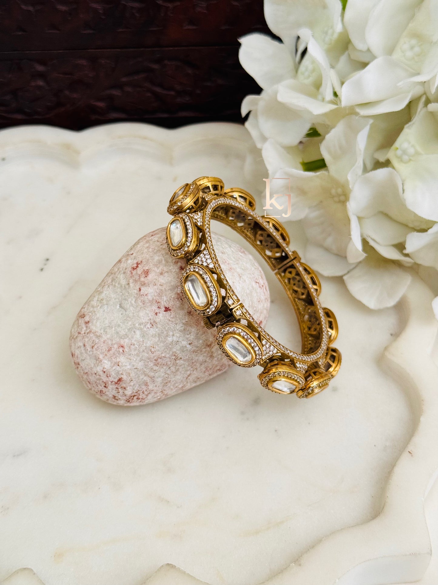 Vima bangle kada single