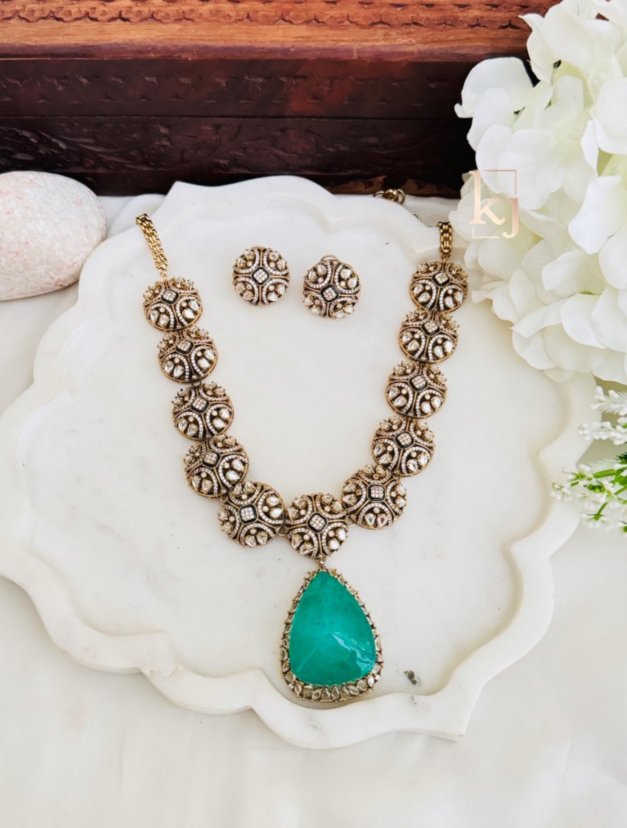 Twila necklace set
