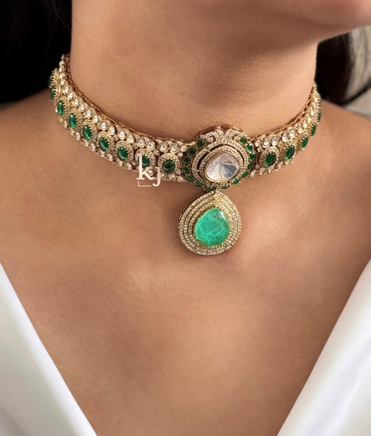 Plenzi choker set