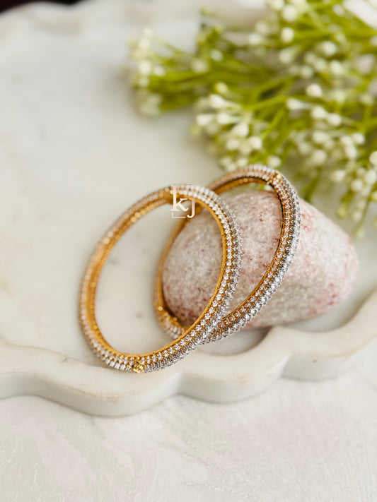 Shiuna bangles set
