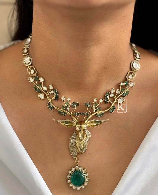 Maive necklace set