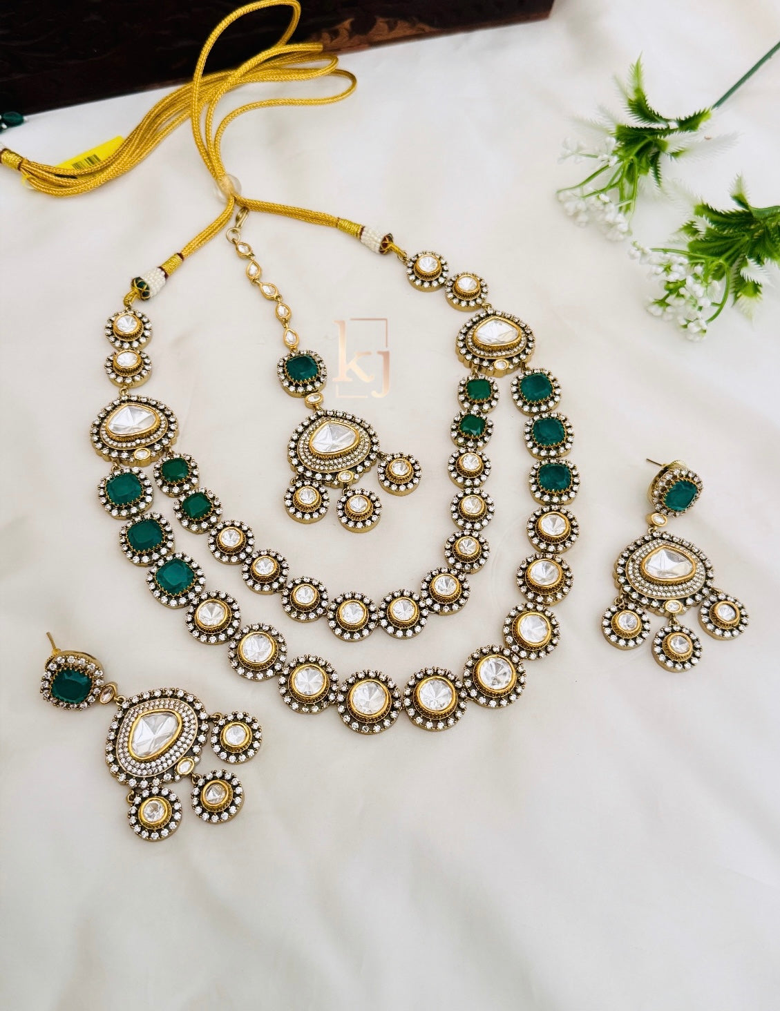 Nihara necklace set