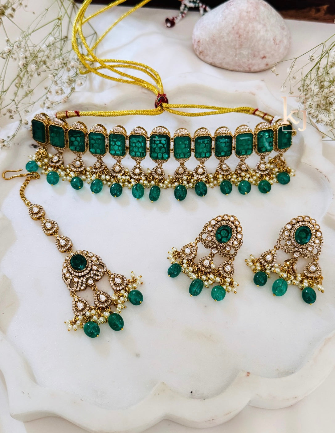 Elowyn choker set