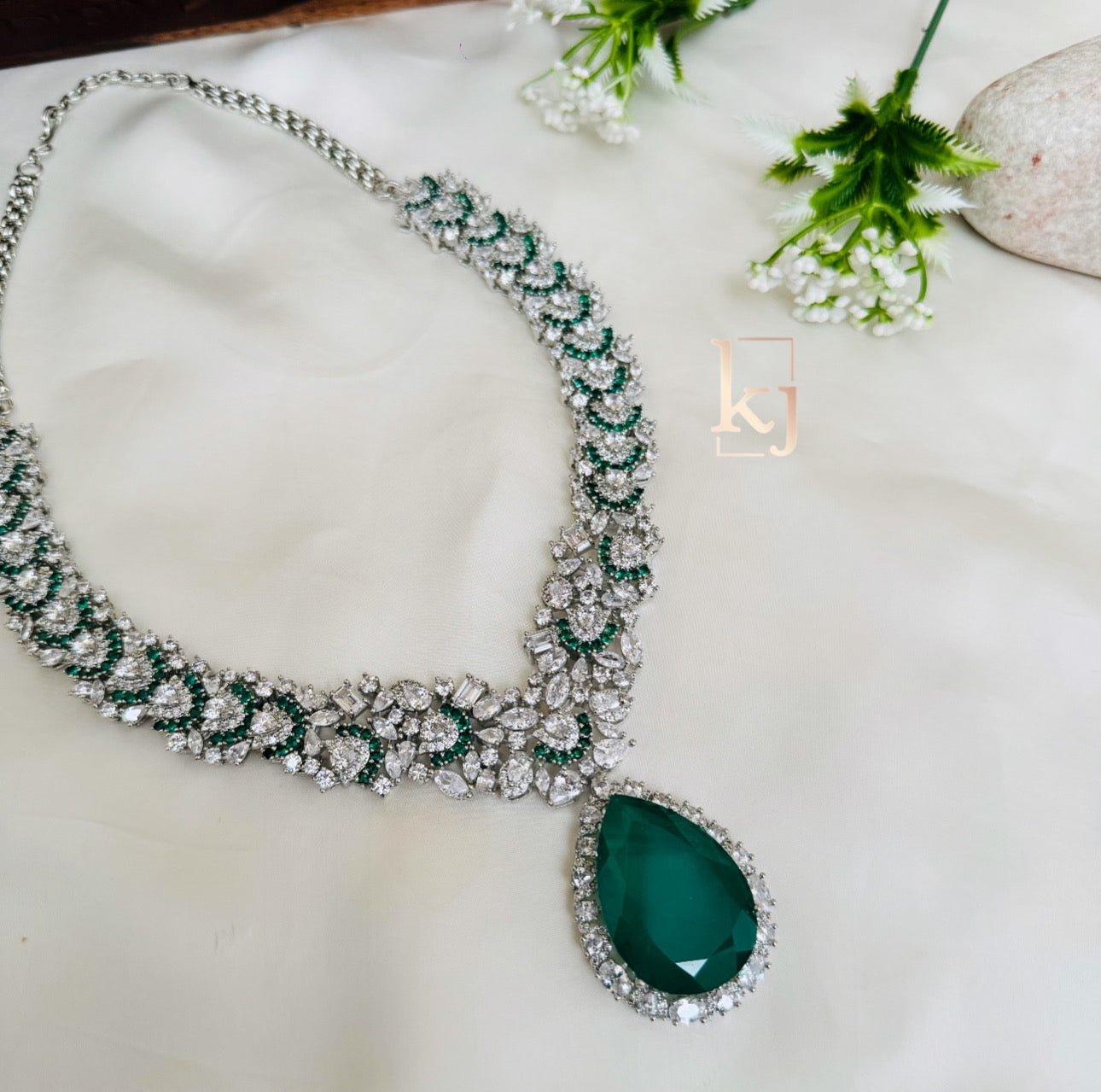 Ester necklace set
