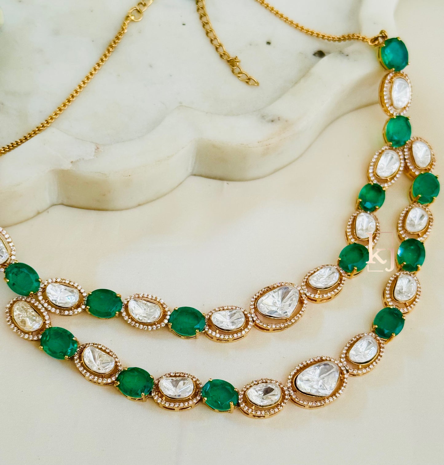 Froz necklace set