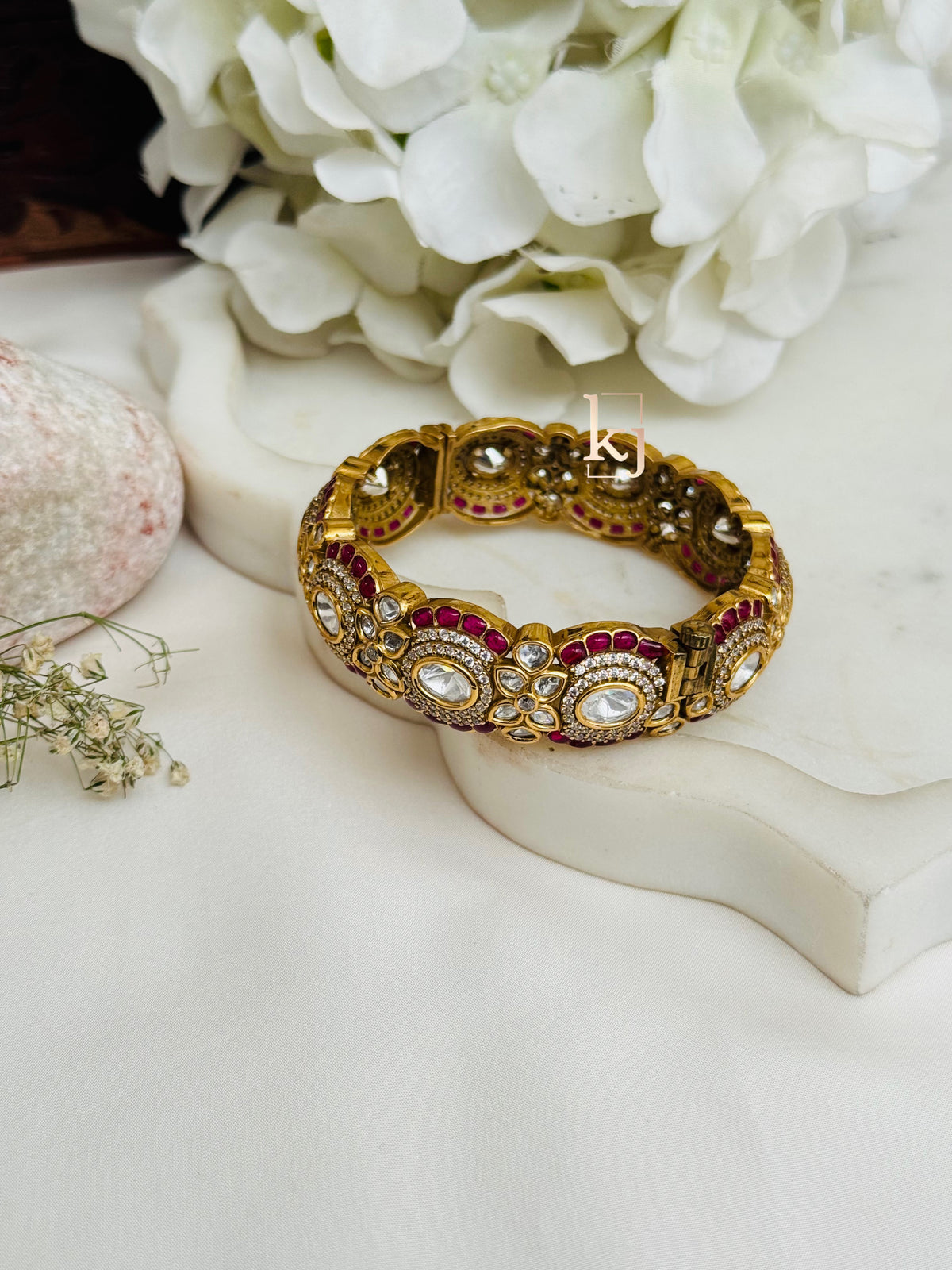Frankie Kada bangle single