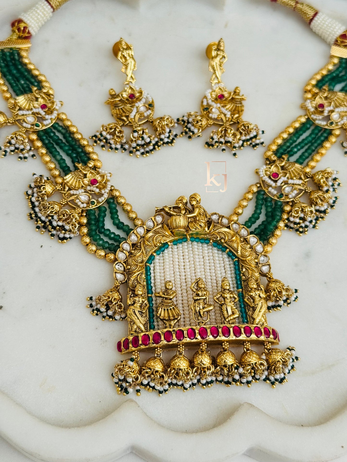 Saila necklace set
