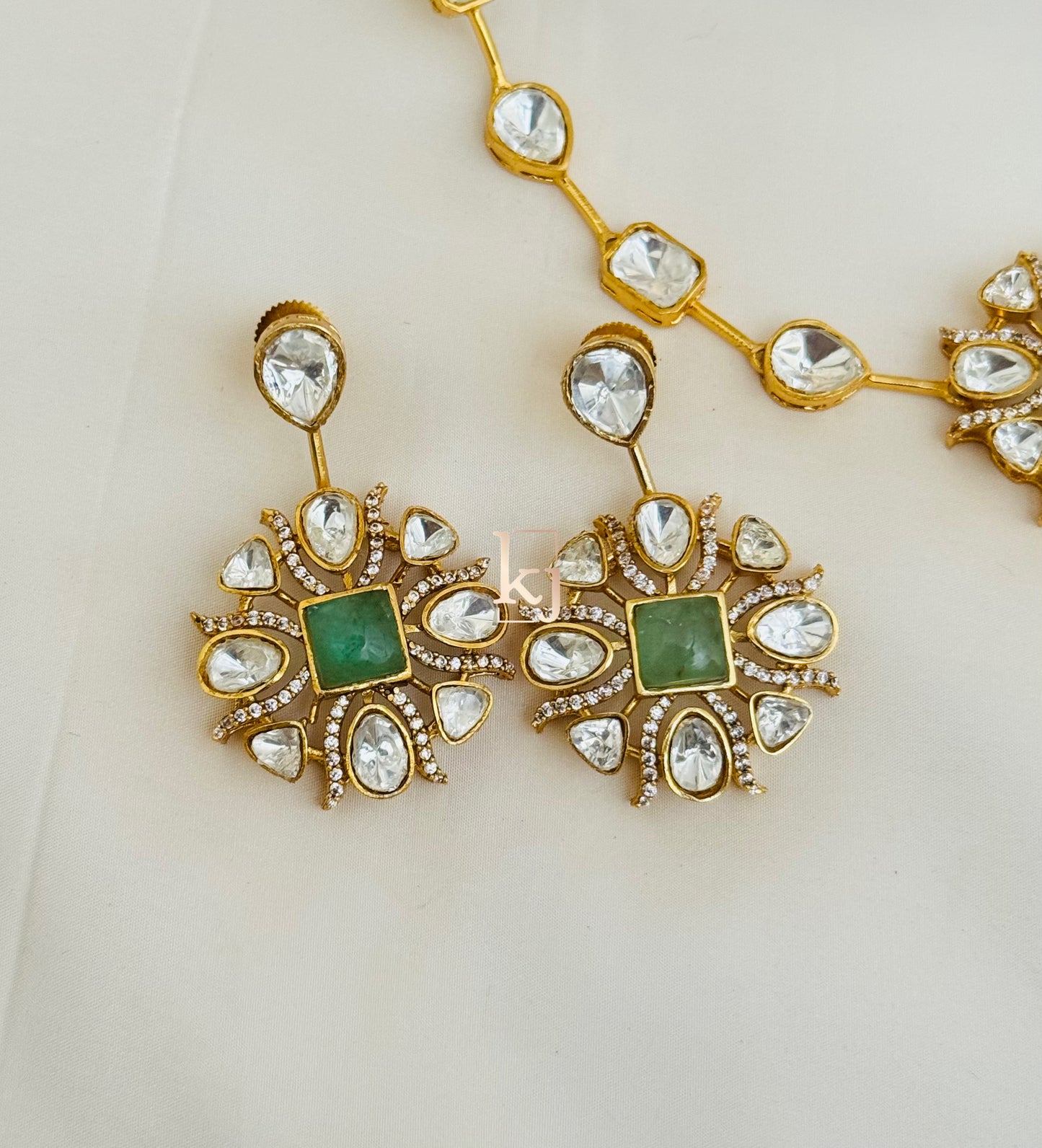 Alice necklace set