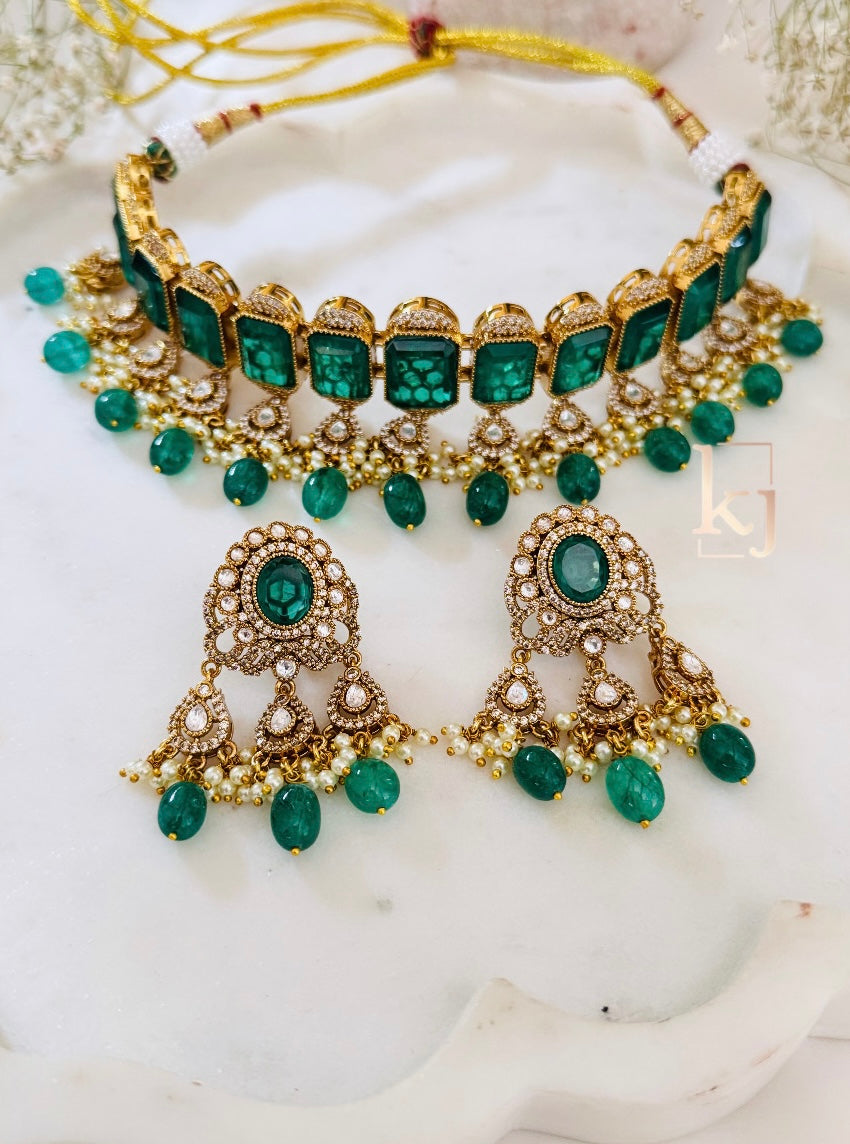 Elowyn choker set