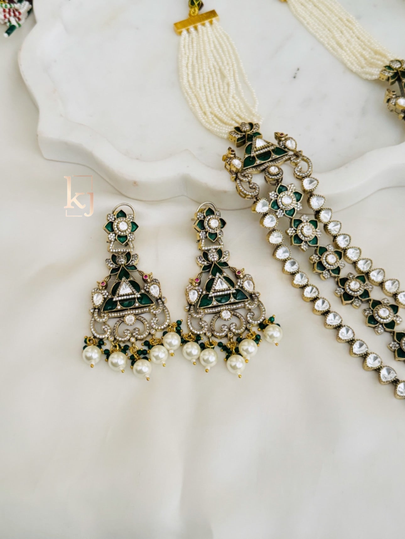 Inez Necklace set