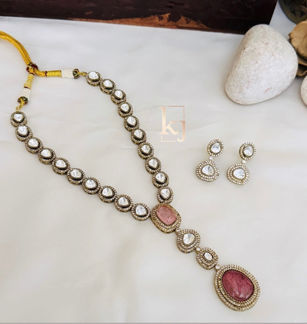 Aida pendant set