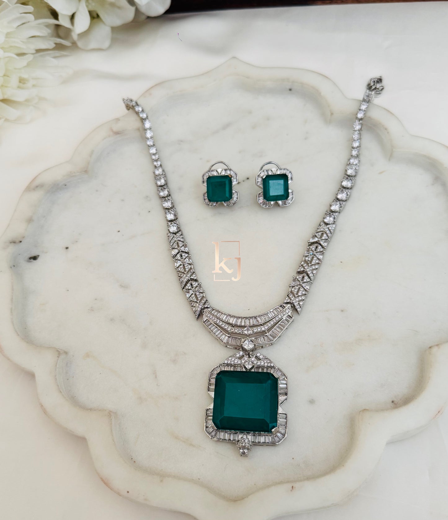 wren pendant set