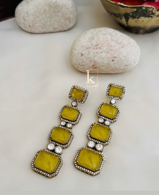 Zuri Earrings set