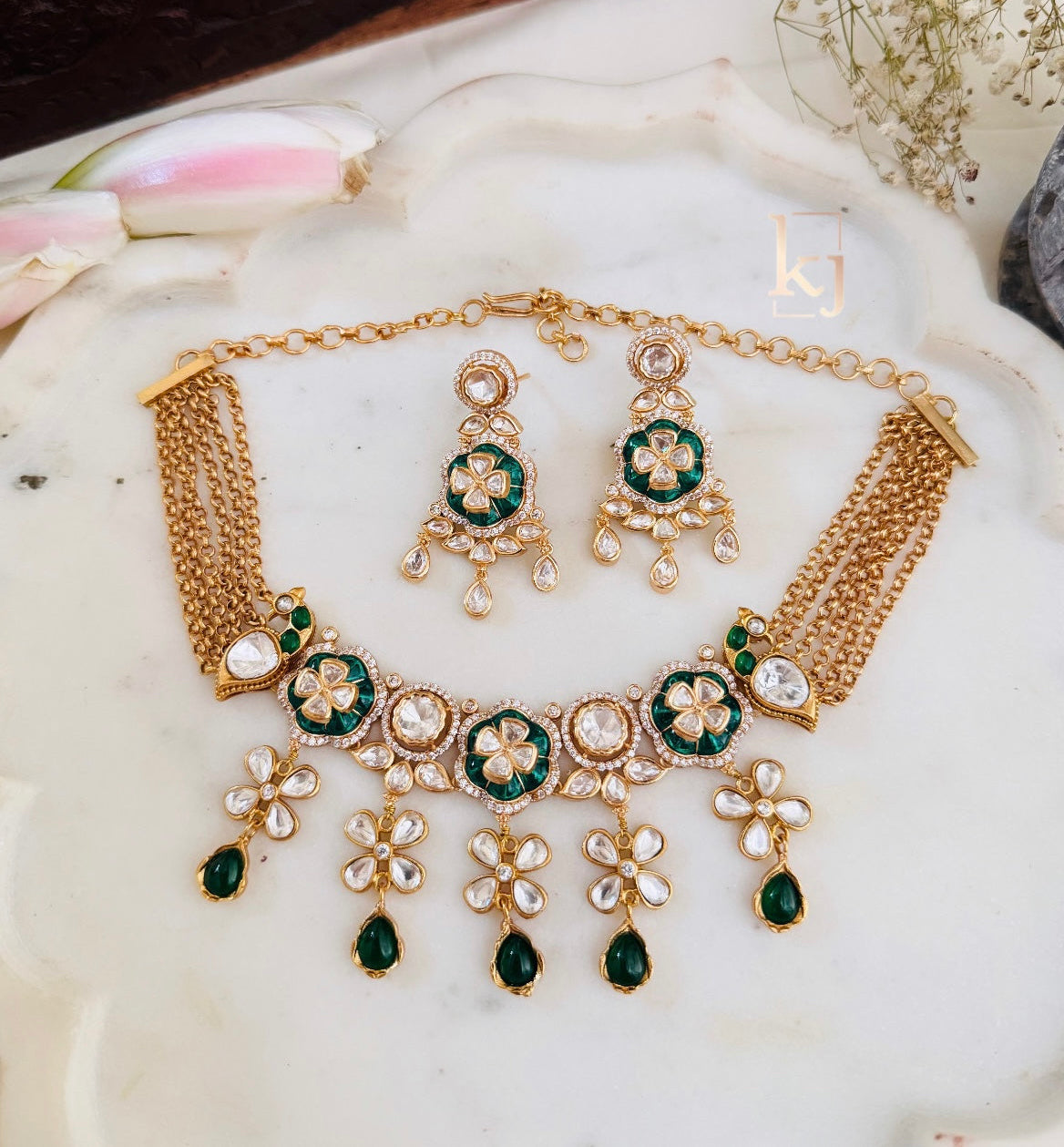 Harper choker set