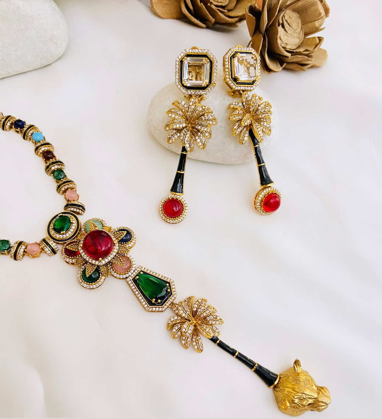 Rushi pendent set