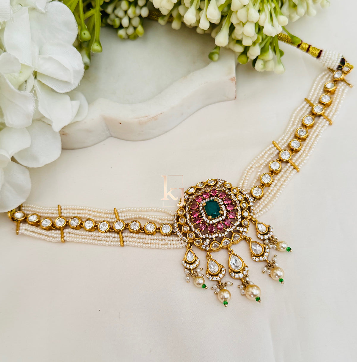 Emma choker set