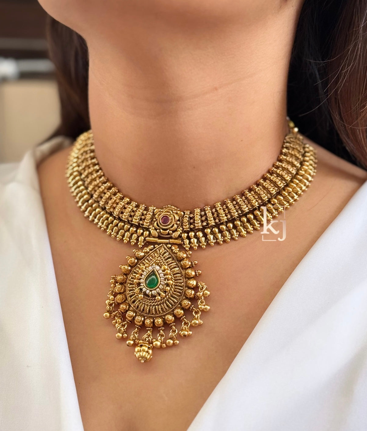 Methvi necklace set