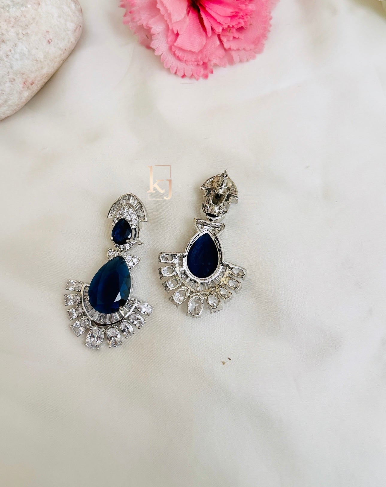 Akira Earrings set