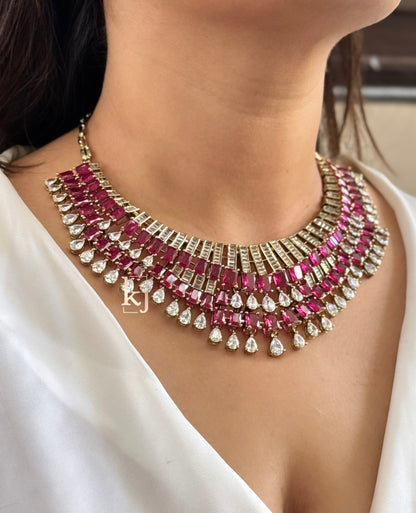 Gyun necklace set