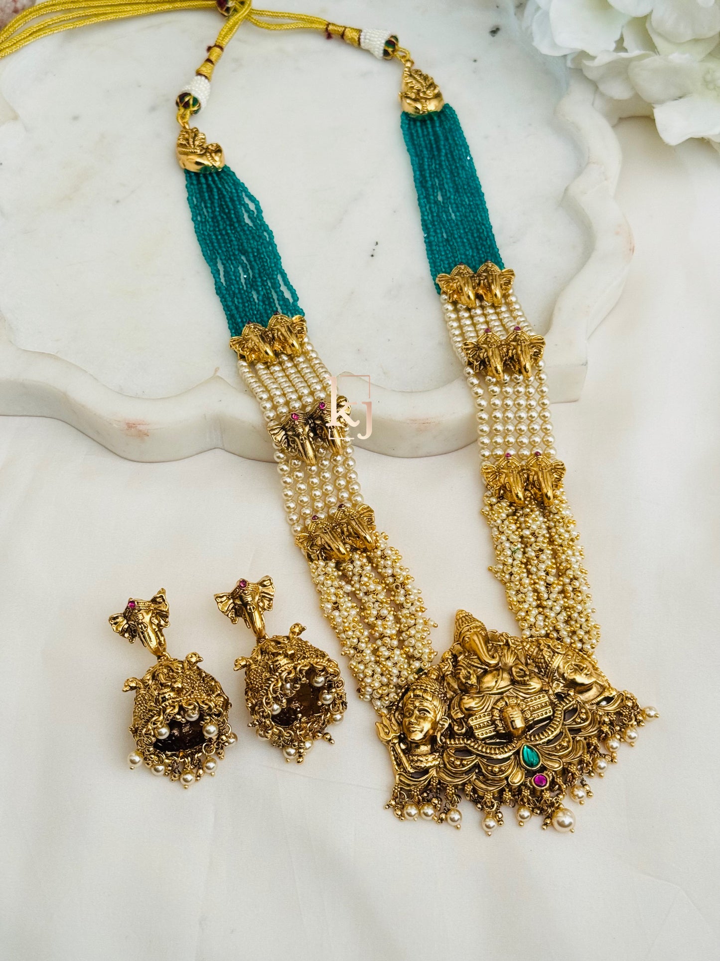 Aaradhana pendant set