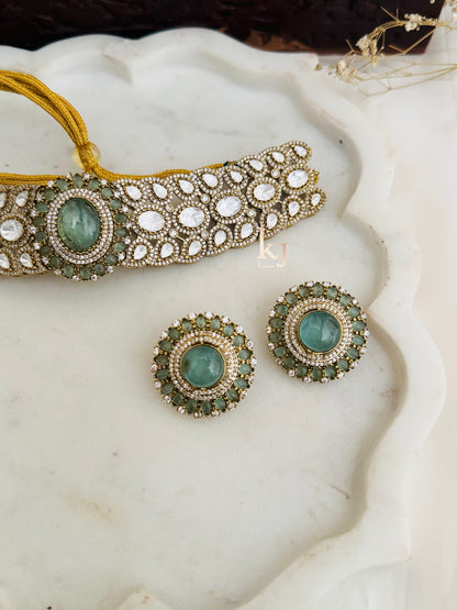 Azalea choker set