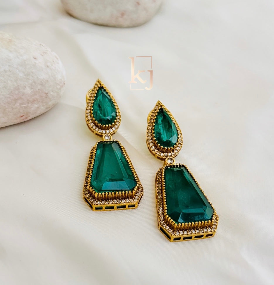 Hela Earrings set