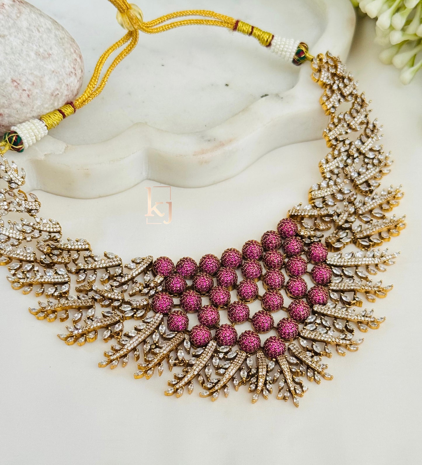 Nika necklace set