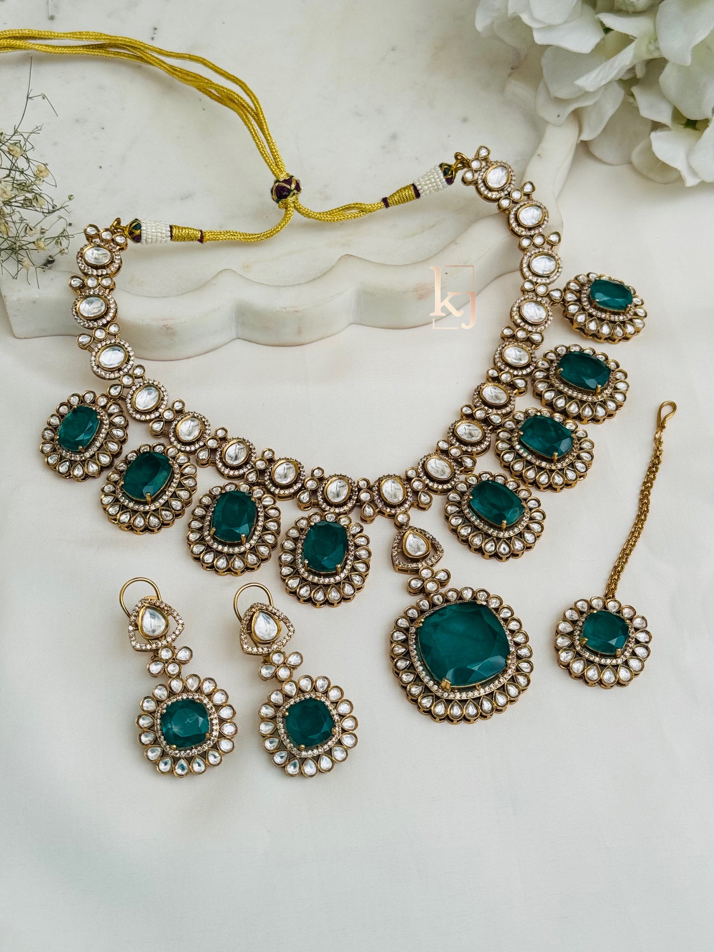 Eryn necklace set