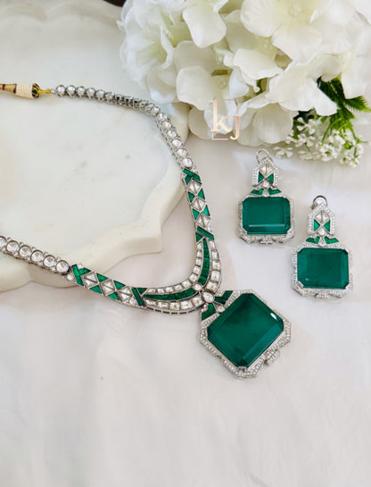 Elnora pendant set