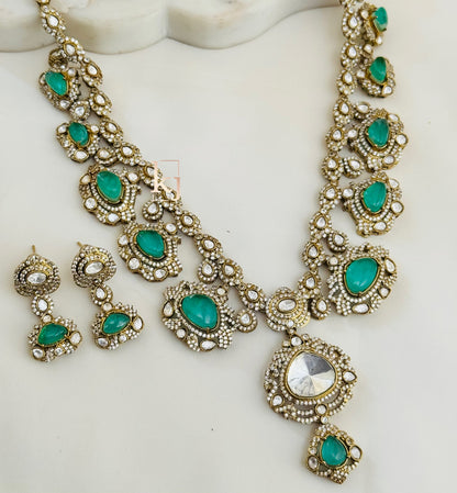 Rezaa necklace set