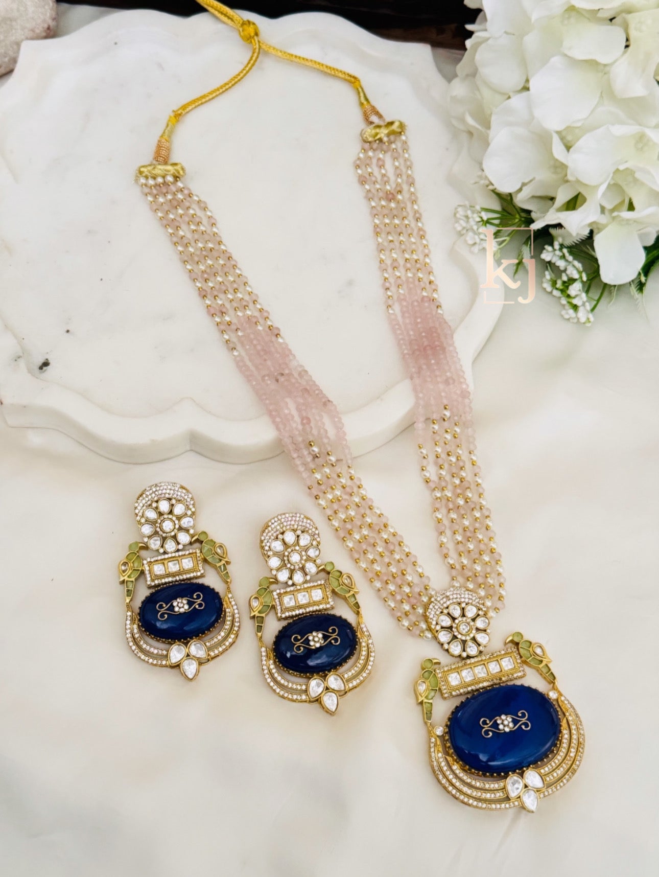 Inayat Pendent set
