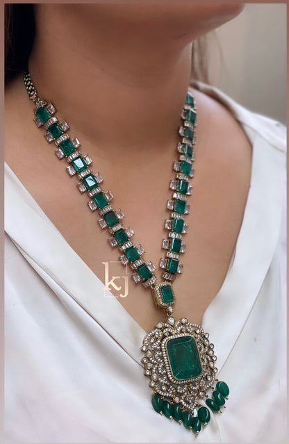 Dania Green Necklace Set