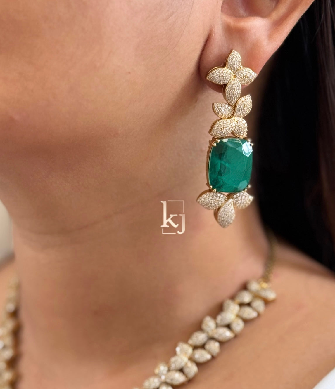 Ozira necklace set