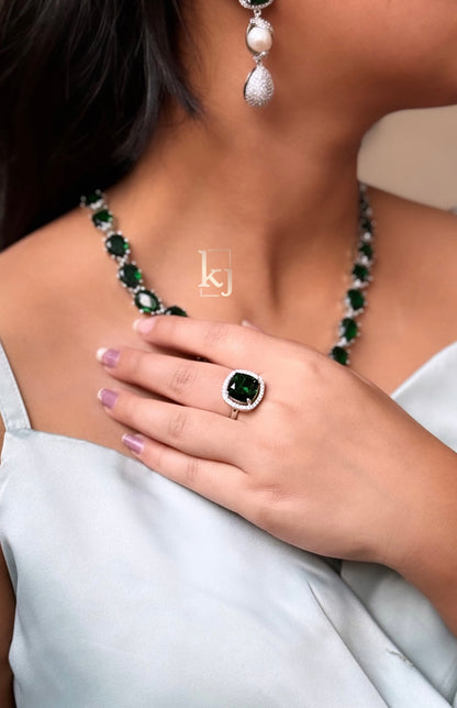 Vaani pendant set