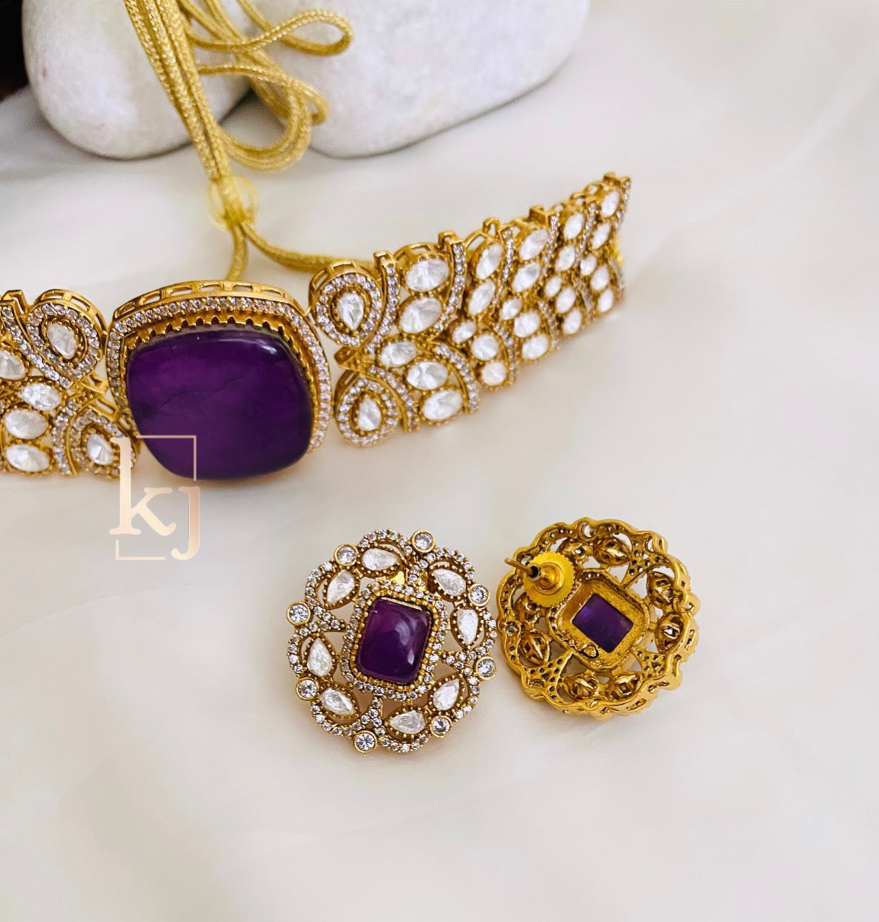 Anaya Choker set