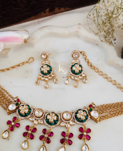 Harper choker set