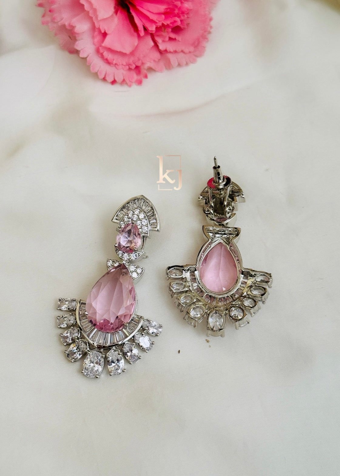 Akira Earrings set