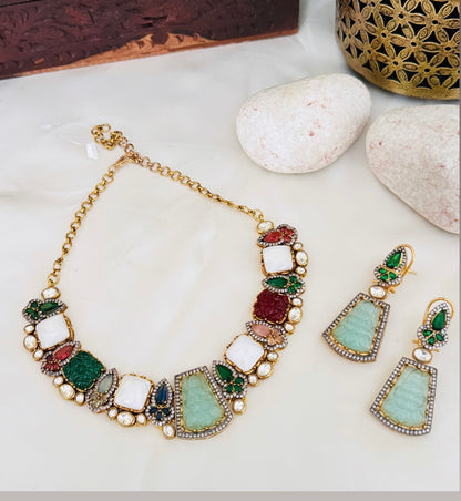 Dina necklace set