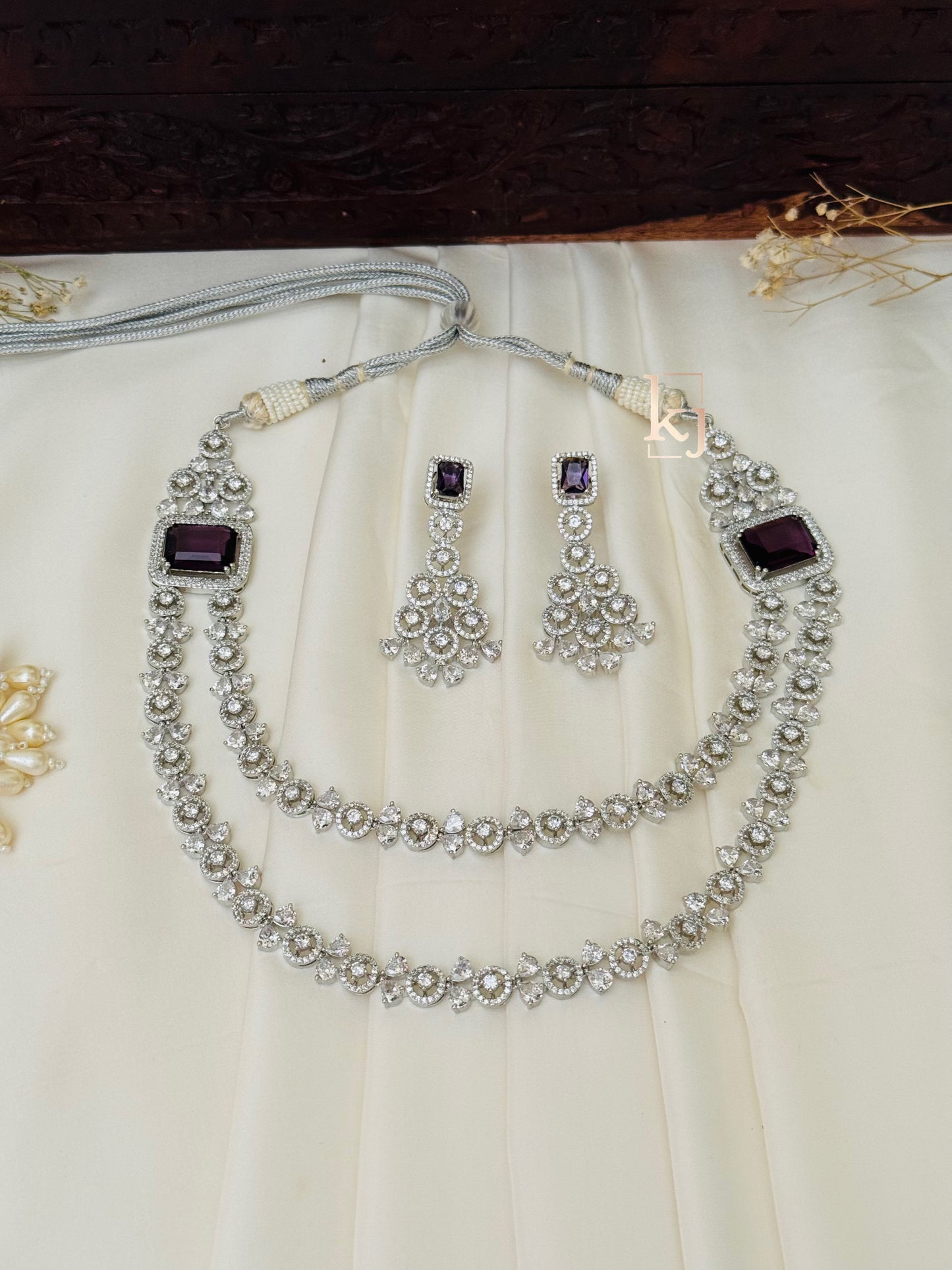 Shiloh necklace set