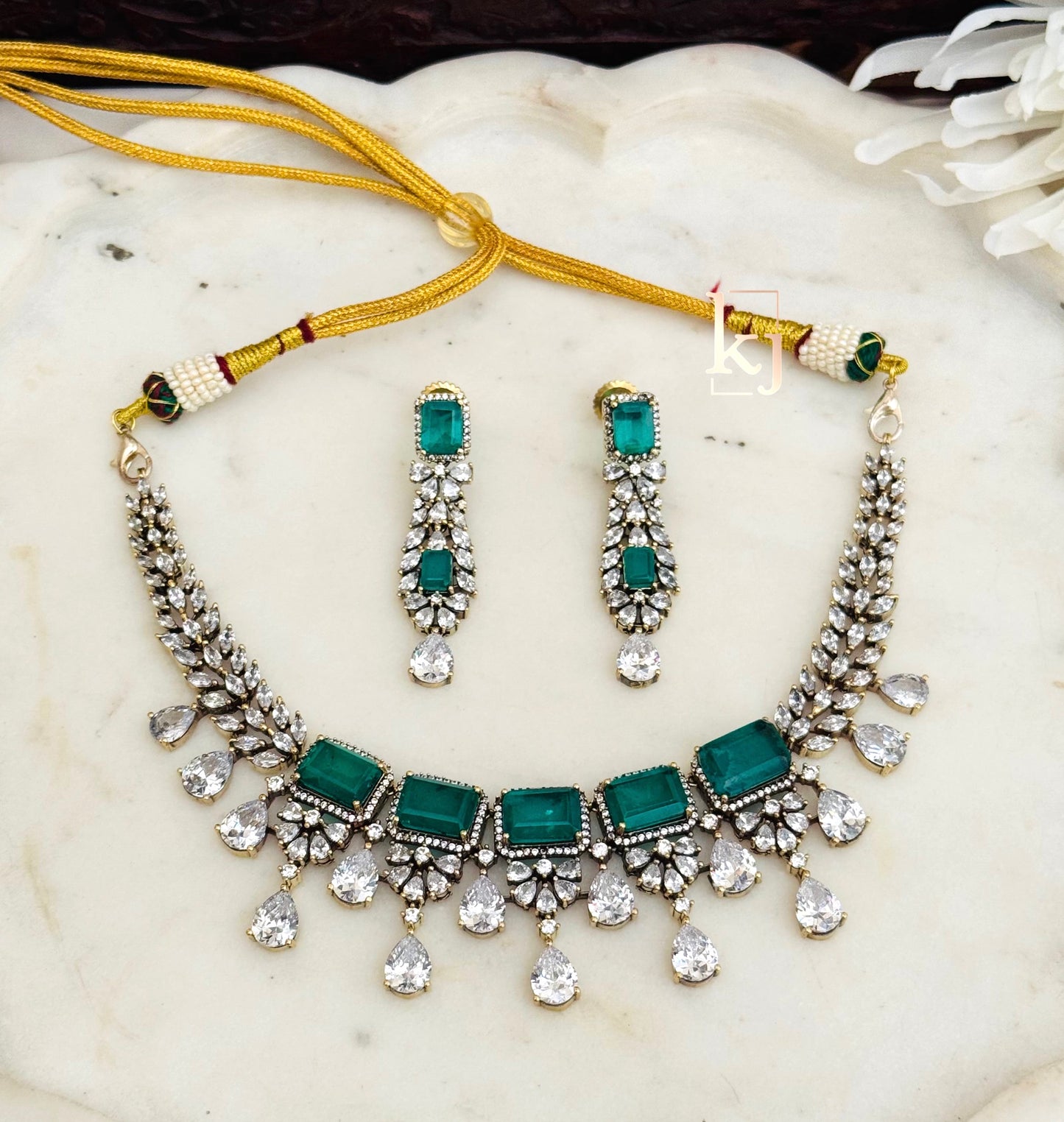Zion necklace set
