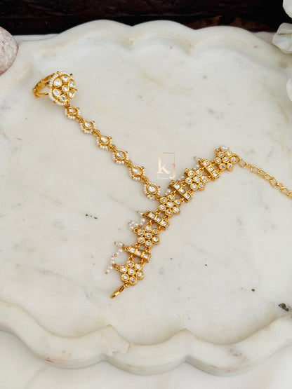 Idalia hathphool single