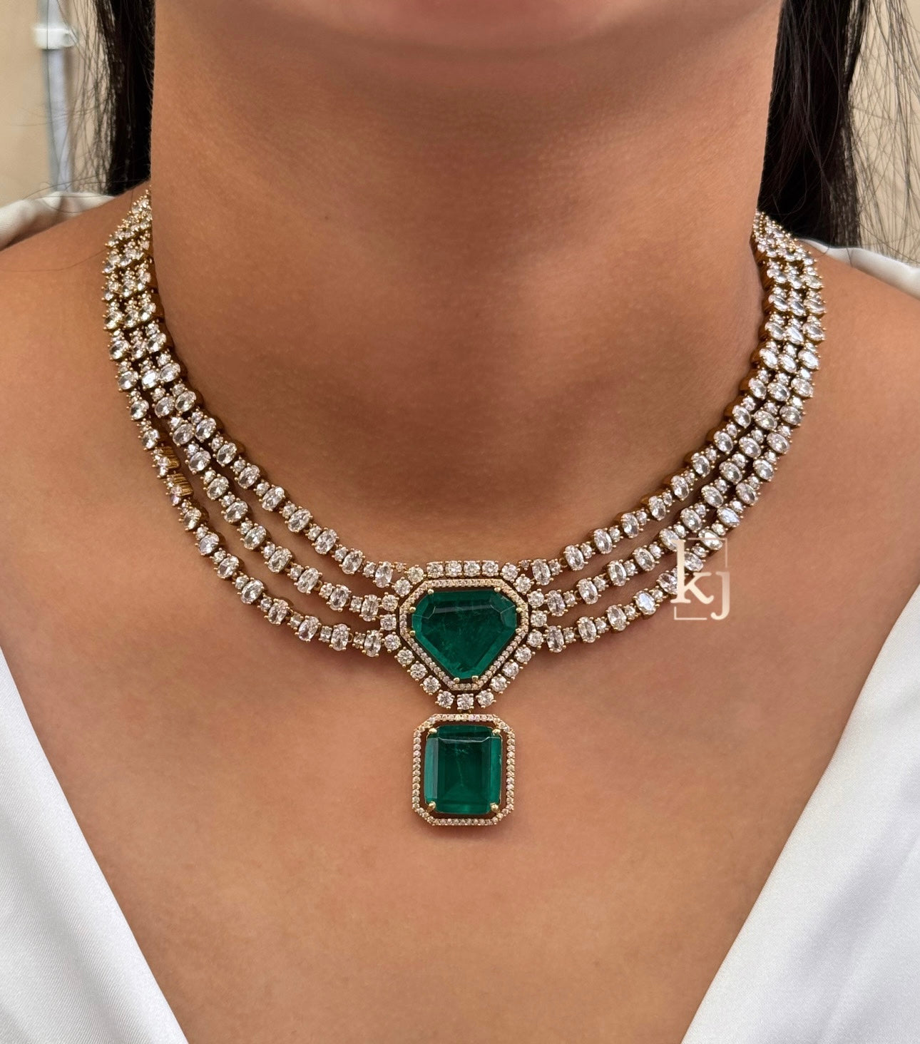Hyunda necklace set