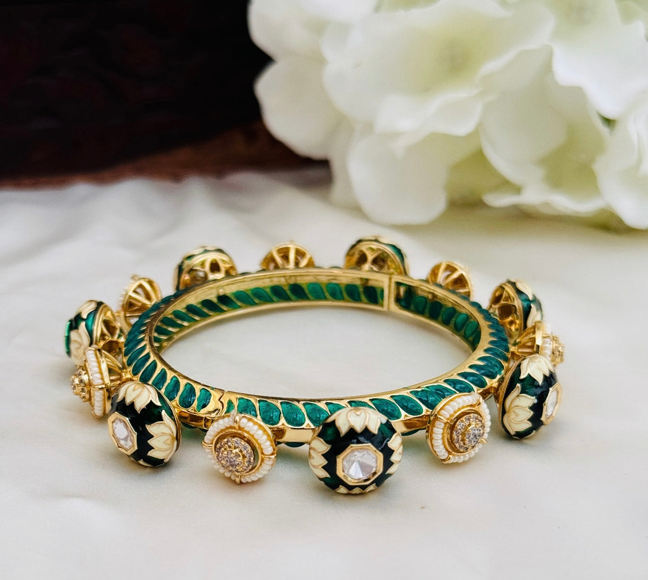 Virana bangle bracelet single